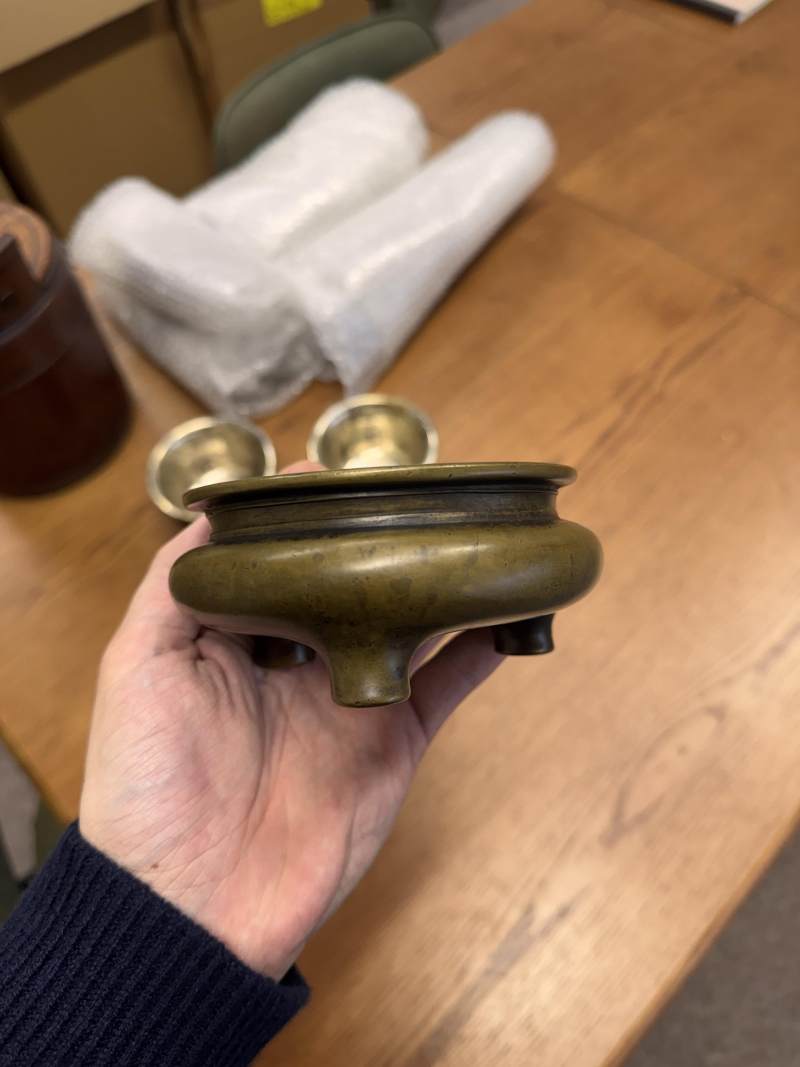 清十九世紀 三足銅爐 | A Chinese bronze tripod censer, Qing dynasty, 19th century - 图17