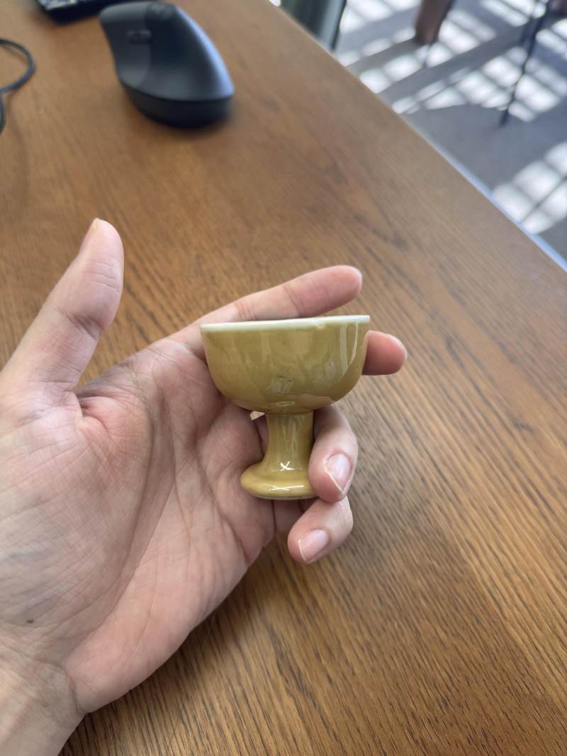 清康熙 米醬釉高足盃 | Santos Collection | A Chinese cafe-au-lait-glazed stem cup, Qing dynasty, Kangxi period - 图2