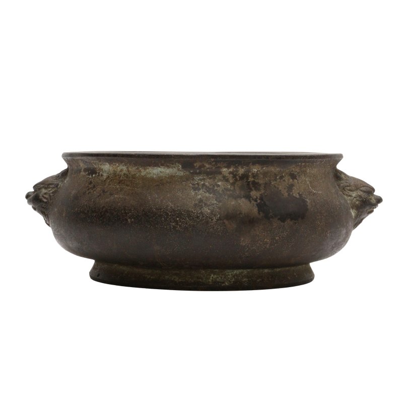 清十九世紀 瑞獸雙耳銅爐 《大明宣德年製》款 | A Chinese bronze bombé censer, Qing dynasty, 19th century - 图3