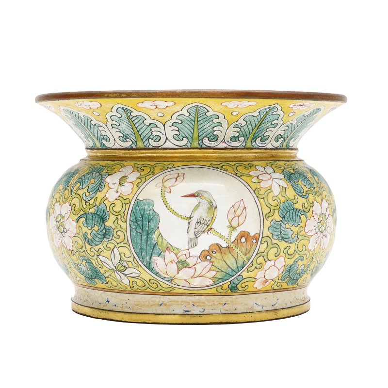 十九/二十世紀 畫琺瑯花鳥圖渣斗  《大清乾隆年製》款 | A Chinese painted enamel 'birds and flowers' spittoon, zhadou, 19th/20th century - 图3