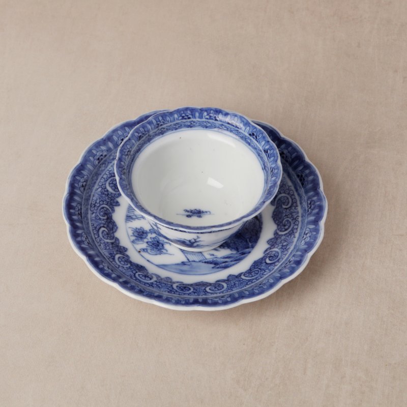 清雍正 漿胎青花山水圖盃及小盤 | Santos Collection | A rare Chinese export soft paste 'landscape' cup and saucer, Qing dynasty, Yongzheng period - 图8