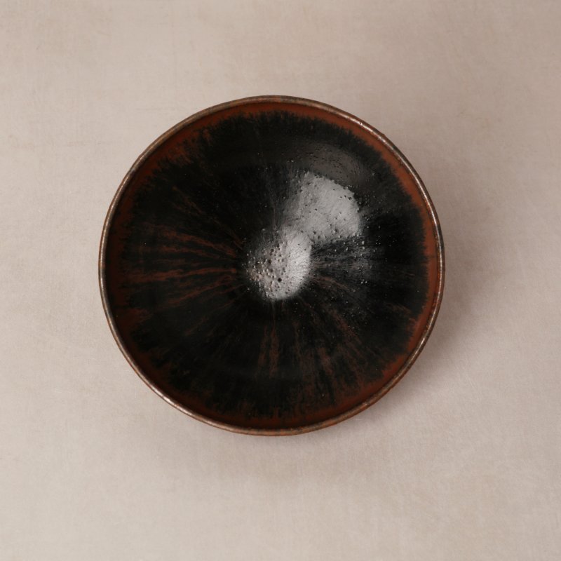 宋至金 磁州窰黑釉盌 | Santos Collection | A Chinese Cizhou black-glazed bowl, Song - Jin dynasty - 图1
