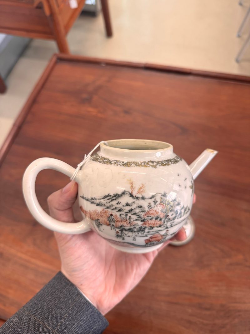 清乾隆 墨彩高粱收穫圖蓋壺 | Santos Collection | A rare Chinese export en-grisaille 'sorghum harvesting' teapot, Qing dynasty, Qianlong period - 图21