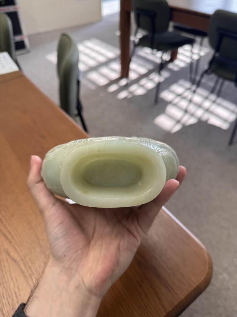 清乾隆 青玉雕蓮塘清趣圖瓶 | A fine Chinese celadon jade 'lotus pond' vase, Qing dynasty, Qianlong period - 图11