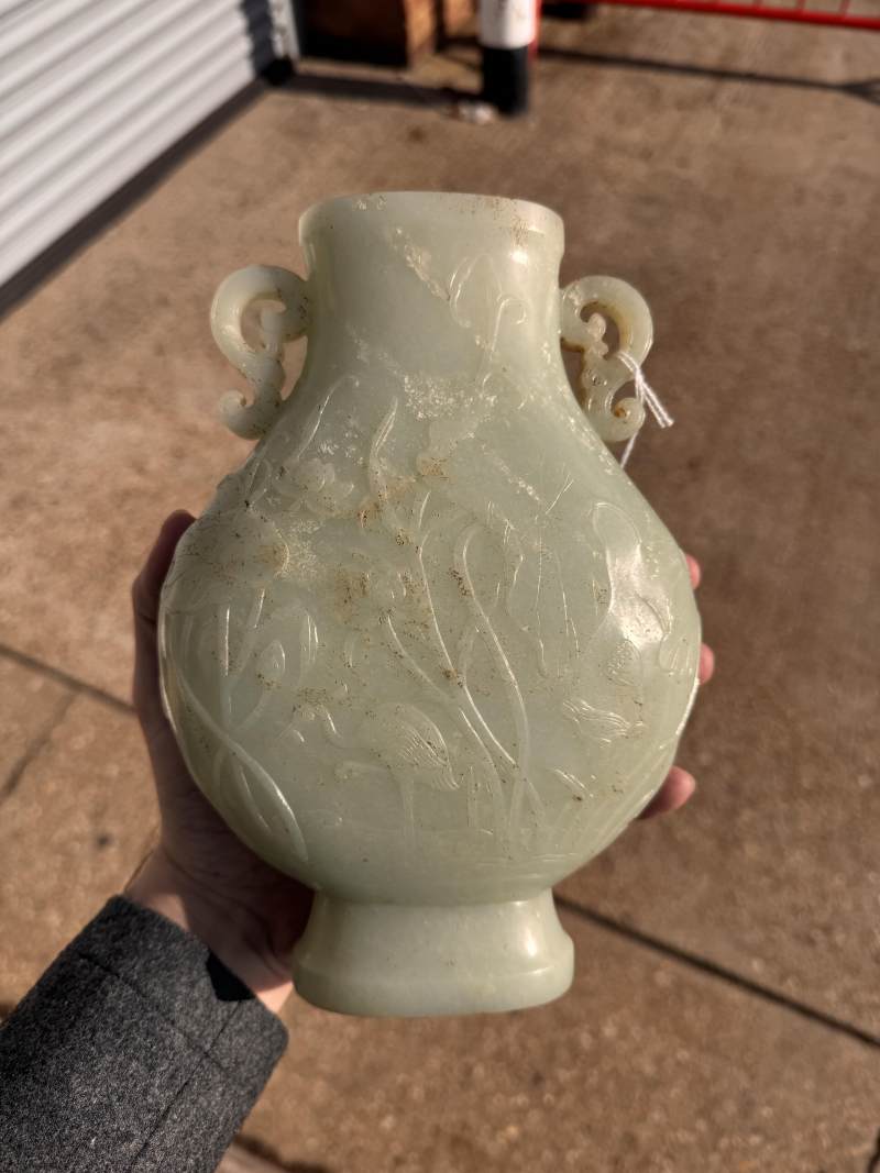 清乾隆 青玉雕蓮塘清趣圖瓶 | A fine Chinese celadon jade 'lotus pond' vase, Qing dynasty, Qianlong period - 图31