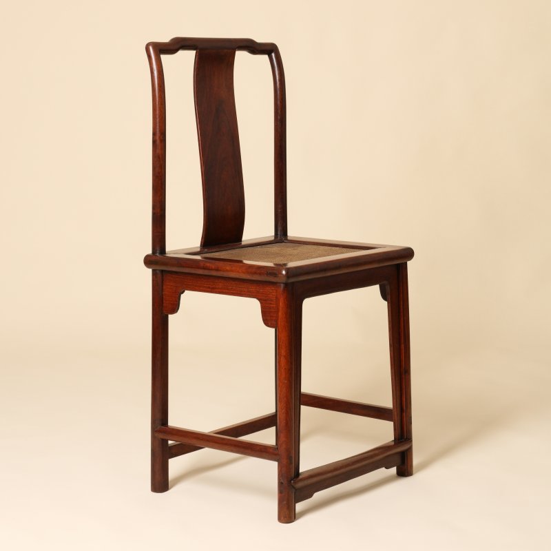 清十八/十九世紀 花梨木燈掛椅 | A Chinese huali yoke-back side chair, dengguayi, Qing dynasty, 18th/19th century - 图5