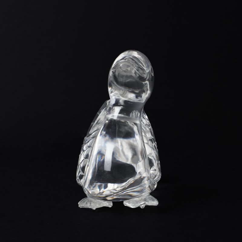 十九/二十世紀 白水晶雕鴛鴦擺件 | A Chinese carved rock crystal figure of a mandarin duck, 19th/20th century - 图3