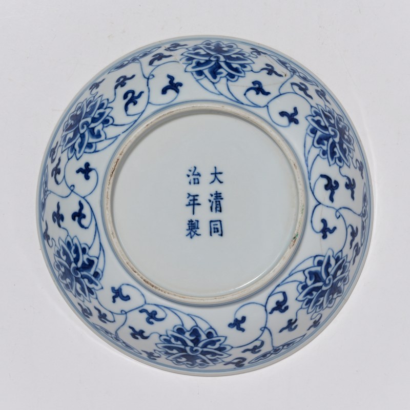 清同治 青花缠枝莲纹盘 - 图2