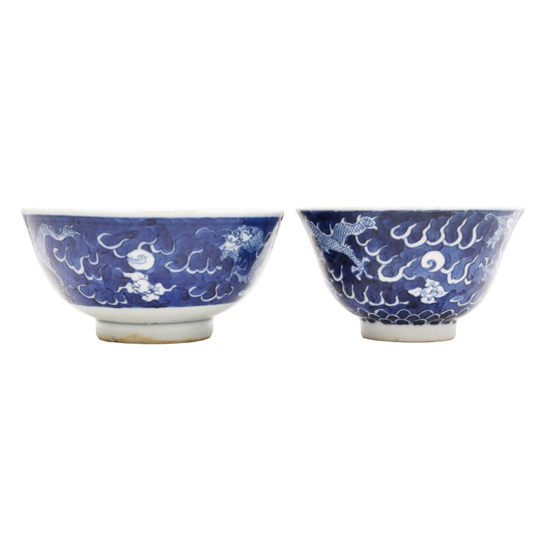 清十九世紀 青花雲龍紋盌 一組兩件 | Two Chinese blue and white 'dragon' bowls, Qing dynasty, 19th century - 图2