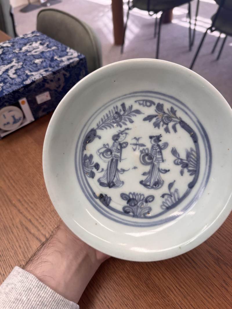 明 青花仕女圖盤 | Santos Collection | A Chinese blue and white 'ladies' dish, Ming dynasty - 图9
