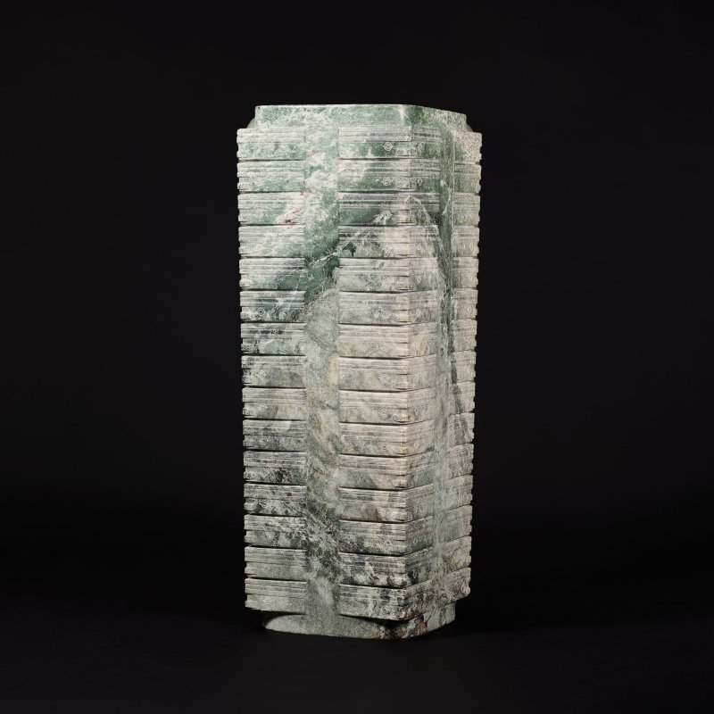 新石器時代或以後 玉琮 | A LARGE GREEN JADE CONG - 图1