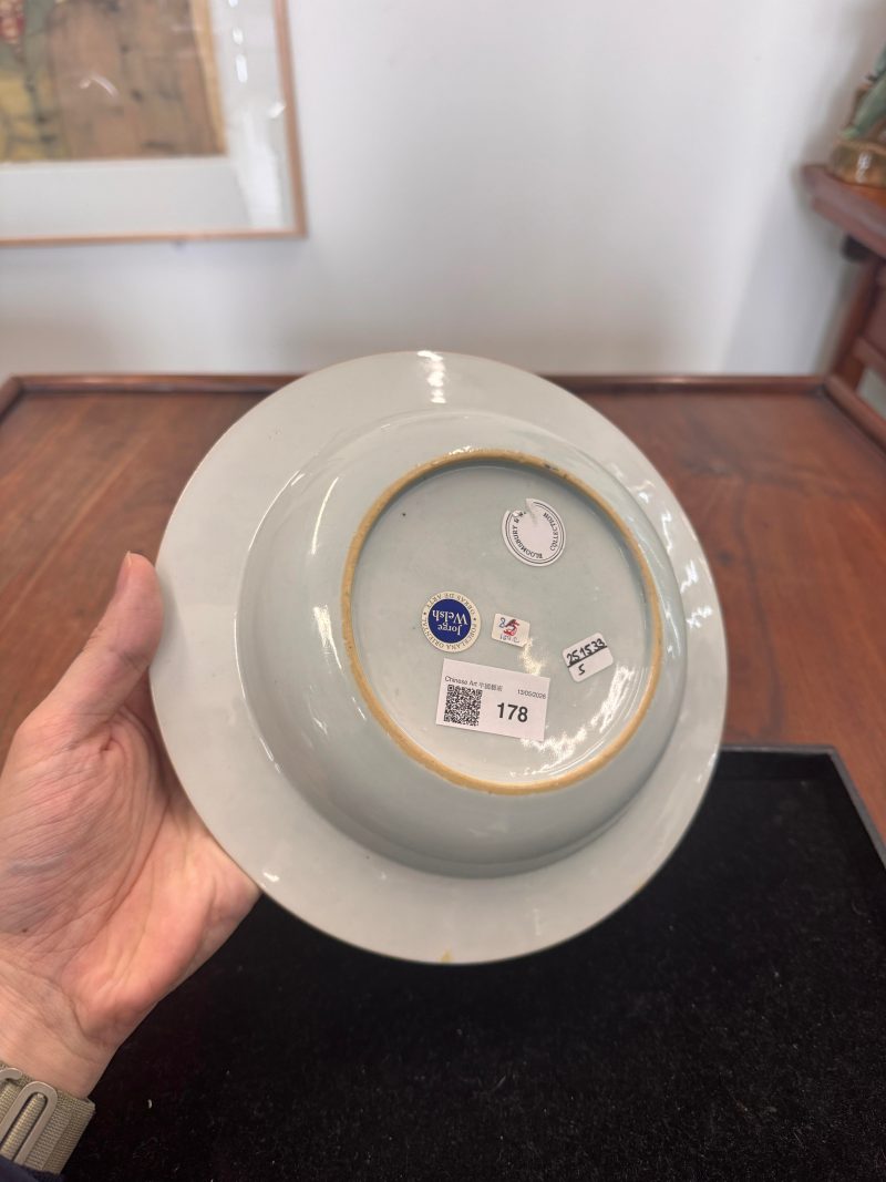 清雍正 粉彩壽鹿圖紋盤 | A Chinese famille-rose 'deer' dish, Qing dynasty, Yongzheng period - 图7