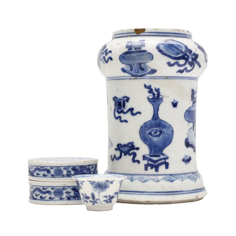 十八/十九世紀 各式青花瓷器一組三件 | A group of Chinese blue and white ceramics. 18th/19th century