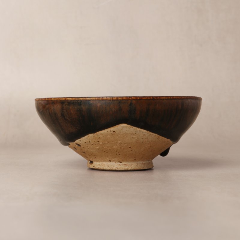宋至金 磁州窰黑釉盌 | Santos Collection | A Chinese Cizhou black-glazed bowl, Song - Jin dynasty - 图2
