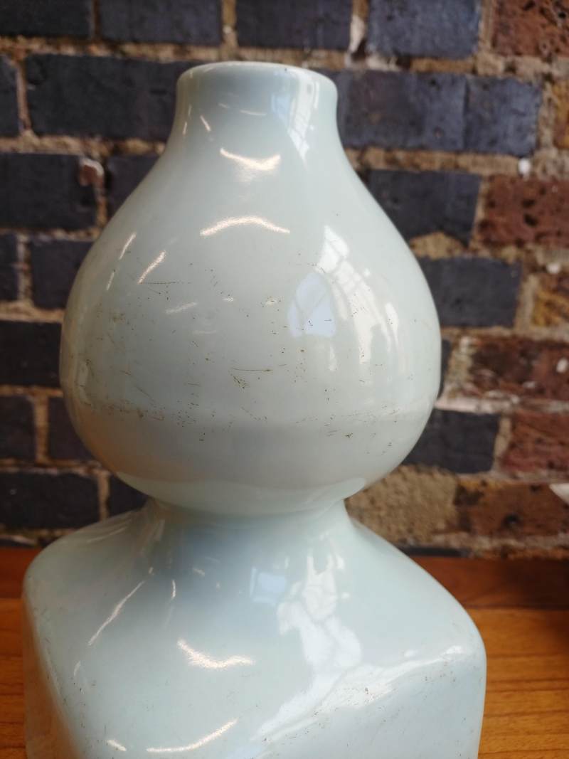 清十九世紀 青釉瓶 《大清乾隆年製》款 | A Chinese monochrome celadon-glazed vase, Qing dynasty, 19th century - 图13