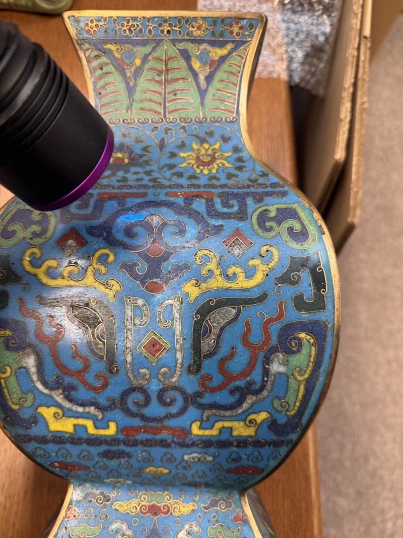 十七世紀 掐絲琺瑯掐絲掐絲銅鍍金饕餮紋方壺 | A fine Chinese cloisonné enamel and gilt-bronze 'taotie' vase, fanghu, Ming dynasty, 17th century - 图44