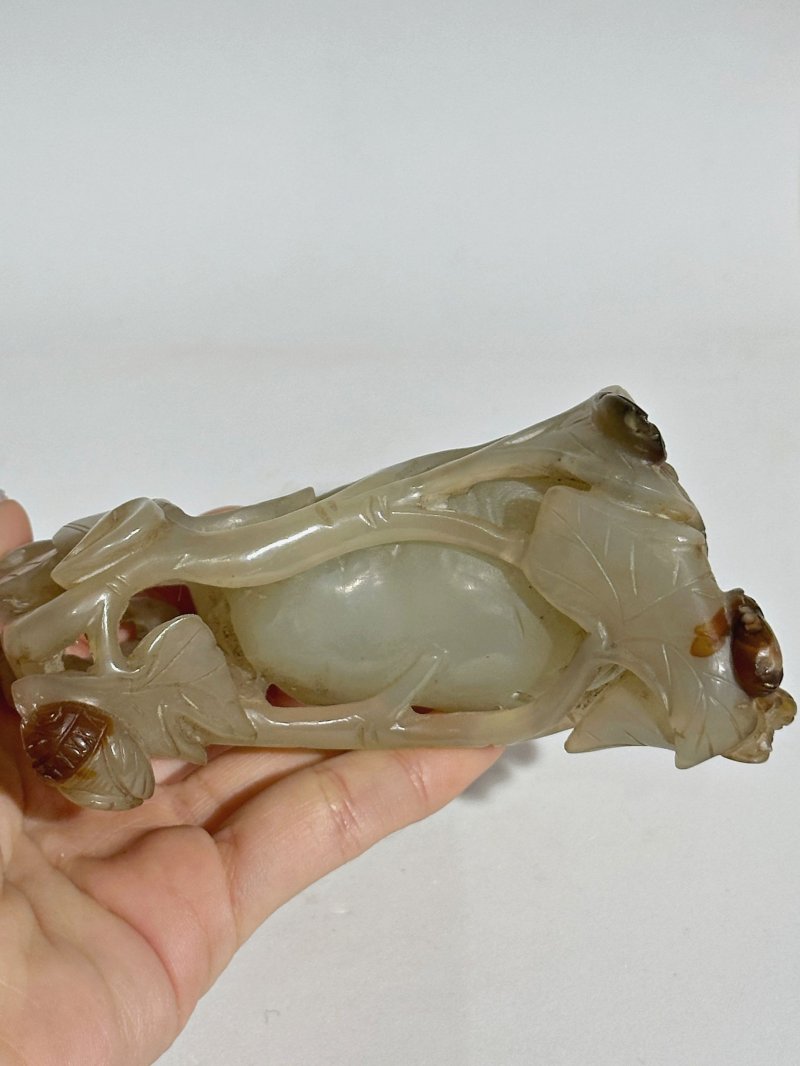 晚清至民國 青玉⌈佛手螳螂⌋香插 及座 | A GREEN JADE 'FINGER CITRON' INCENSE HOLDER - 图4