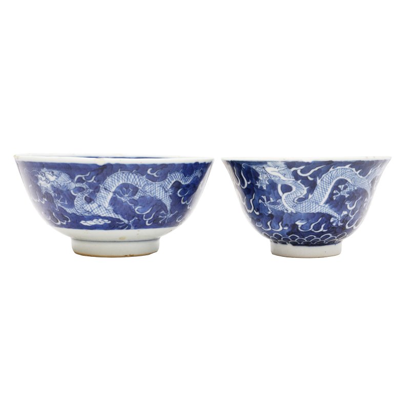 清十九世紀 青花雲龍紋盌 一組兩件 | Two Chinese blue and white 'dragon' bowls, Qing dynasty, 19th century - 图3