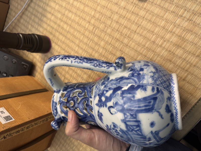 清康熙 青花庭院仕女圖執壺 | Santos Collection | A rare Chinese export blue and white 'puzzle' jug, Qing dynasty, Kangxi period - 图6