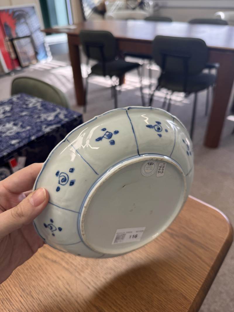 明 青花克拉克花卉紋盤 | Santos Collection | A Chinese blue and white 'Kraak' dish, Ming dynasty - 图4