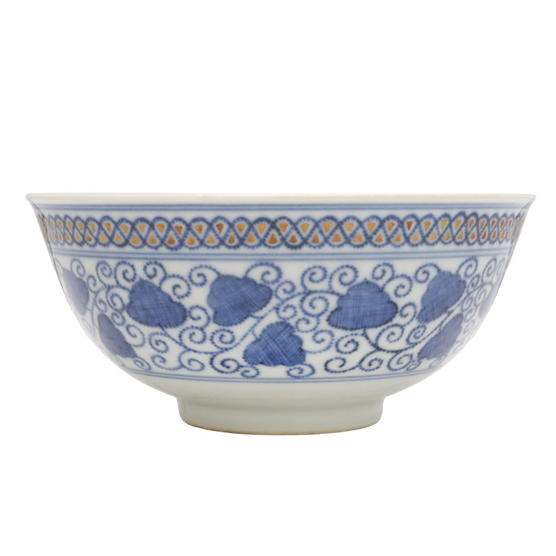二十世紀 青花描金纏枝花卉紋盌 《彩秀堂製》款 | A Chinese blue and white gilt-decorated bowl, 20th century, Caixiutang mark - 图9