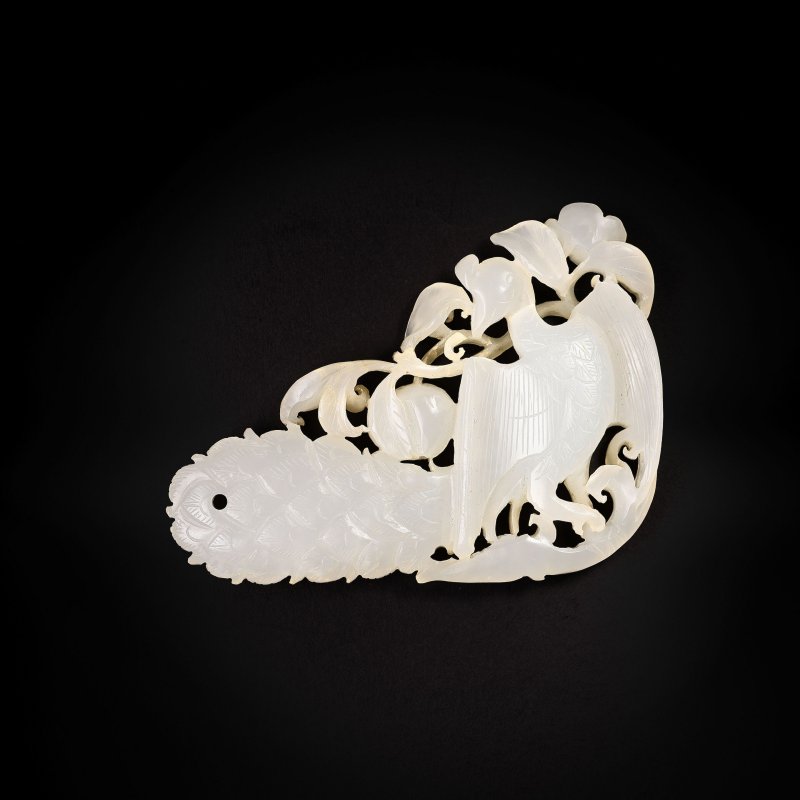宋或以後 白玉鏤雕孔雀紋珮 | A RETICULATED WHITE JADE 'PEACOCK' GROUP - 图1