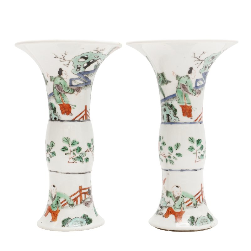 清十九世紀 五彩人物故事圖瓶一對 | A pair of Chinese famille-verte 'figural' vases, 19th century - 图3