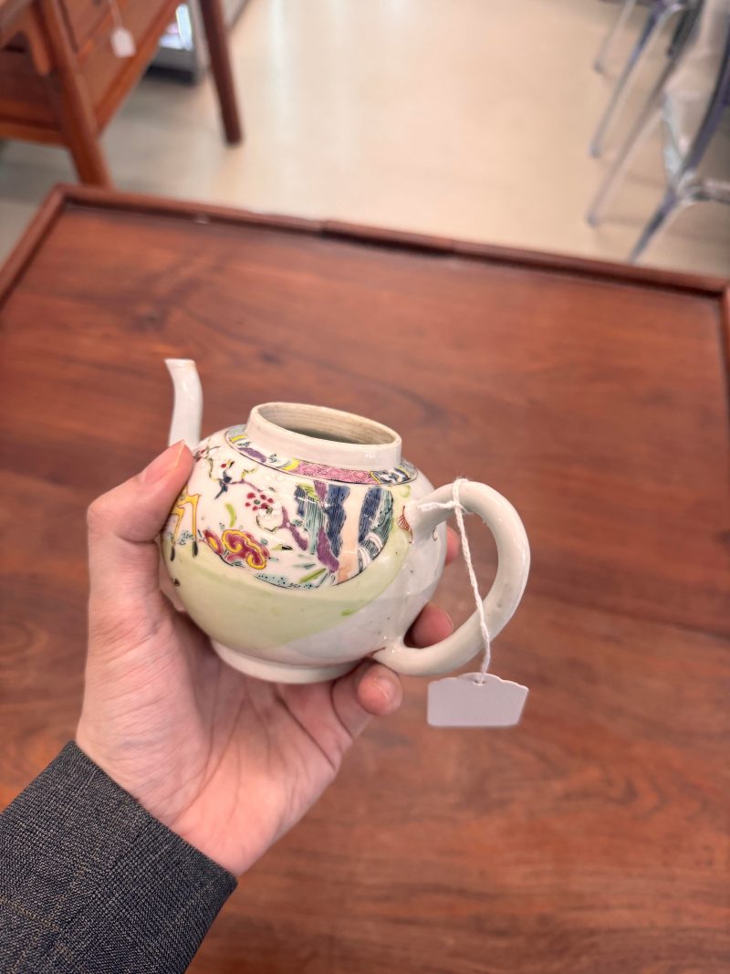 清雍正 粉彩瑞鹿圖蓋壺 | Santos Collection | A Chinese export famille-rose 'deer' teapot, Qing dynasty, Yongzheng period - 图10