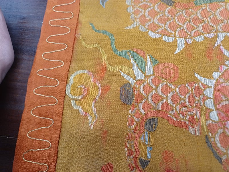 明萬曆 織錦雲龍紋軍儀大旗 | A Chinese silk brocade 'dragon' panel fragment, Ming dynasty, Wanli period - 图14