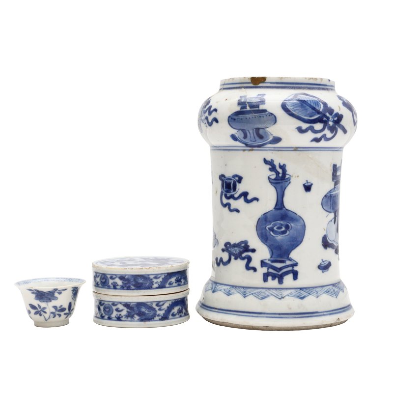 十八/十九世紀 各式青花瓷器一組三件 | A group of Chinese blue and white ceramics. 18th/19th century - 图3