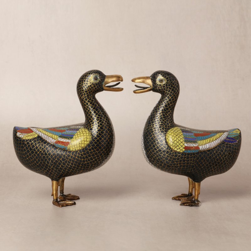 清十八世紀 掐絲琺瑯銅鍍金寶鴨像一對 | A pair of Chinese cloisonné enamel and gilt-bronze duck figures, Qing dynasty, 18th century - 图12