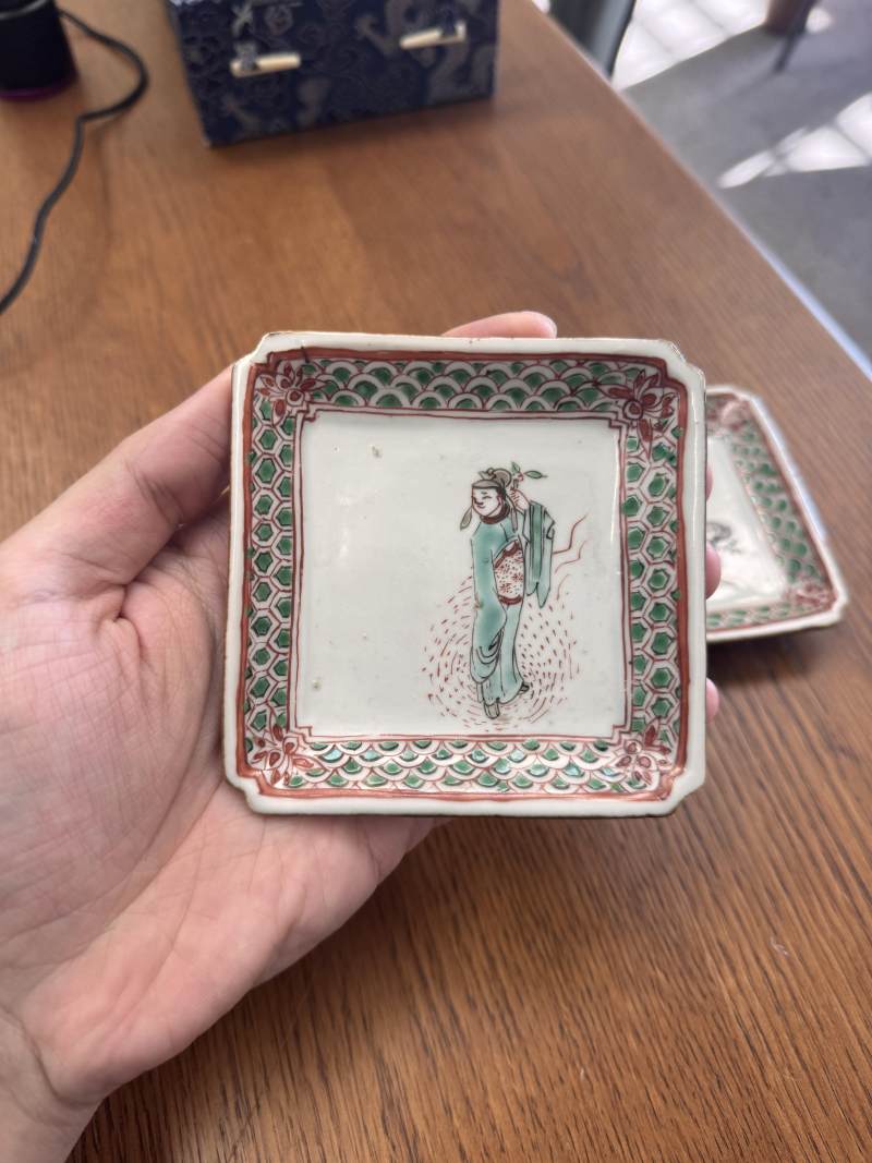 明天啟 古染付五彩高士圖方盤一對 | Santos Collection | A pair of Chinese kosometsuke wucai square dishes, Ming dynasty, Tianqi period - 图7