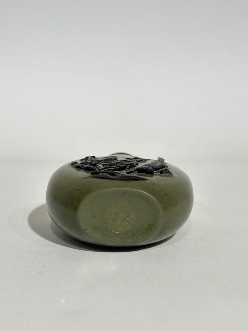 二十世紀 端石⌈喜上眉梢⌋鼻煙壺 | A DUAN-STONE 'MAGPIE AND PRUNUS' SNUFF BOTTLE - 图5