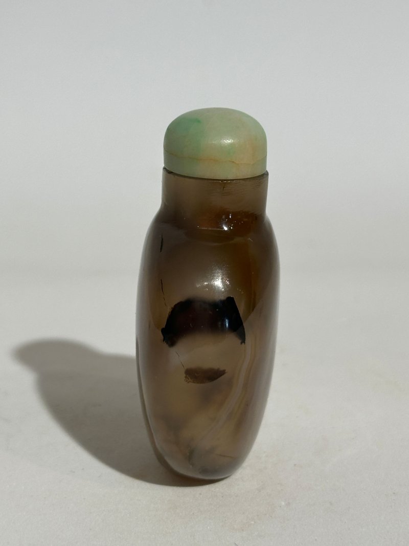 清十九世紀 水藻瑪瑙、纏絲瑪瑙、影瑪瑙鼻煙壺四件 | FOUR AGATE SNUFF BOTTLES - 图14