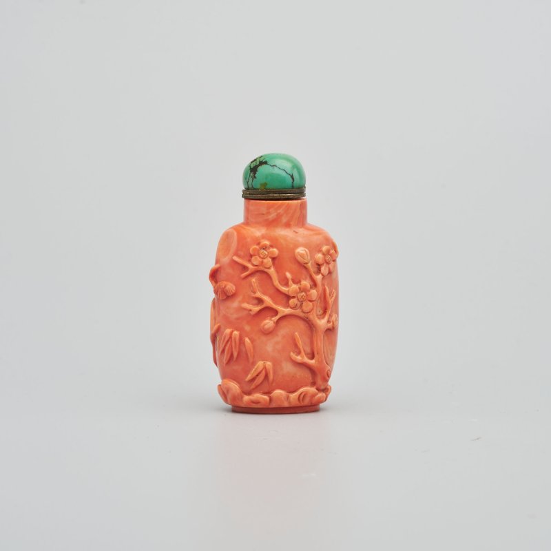 清十九世紀 珊瑚⌈六合同春⌋鼻煙壺 | A CORAL 'DEER AND CRANE' SNUFF BOTTLE - 图10