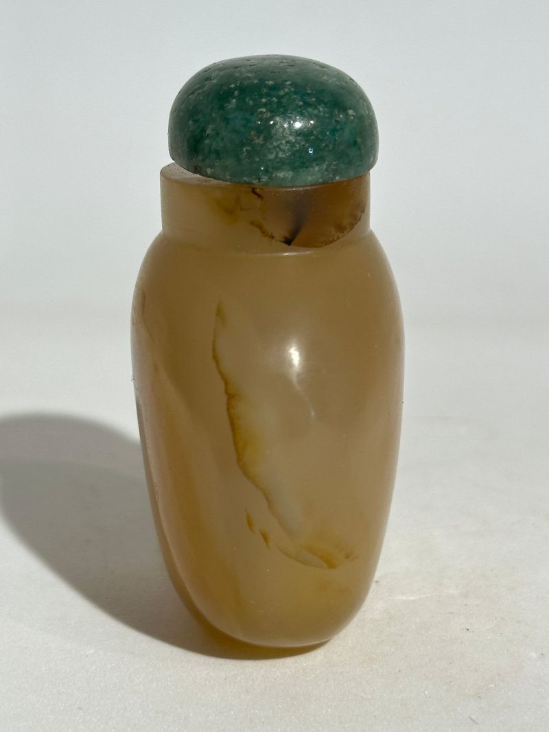 清十九世紀 水藻瑪瑙、纏絲瑪瑙、影瑪瑙鼻煙壺四件 | FOUR AGATE SNUFF BOTTLES - 图32