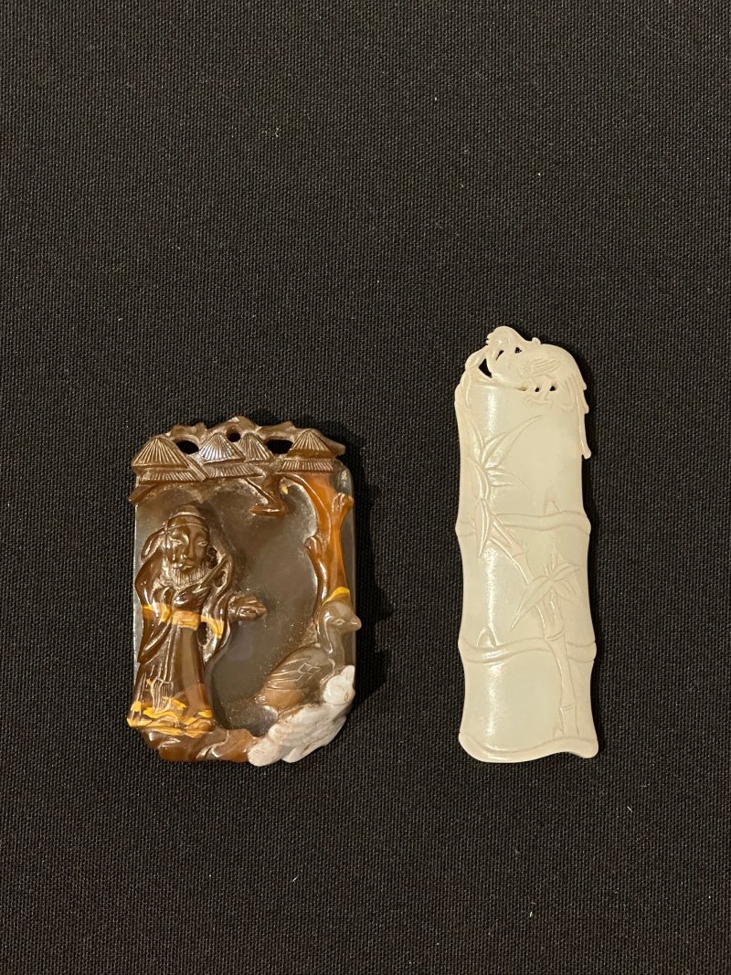 晚清至民國 白玉竹紋腕擱、瑪瑙⌈羲之愛鵝⌋牌二件 （其一）及盒 | A WHITE JADE 'BAMBOO' WRIST REST AND AN AGATE 'WANG XIZHI AND GEESE' PLAQUE - 图7