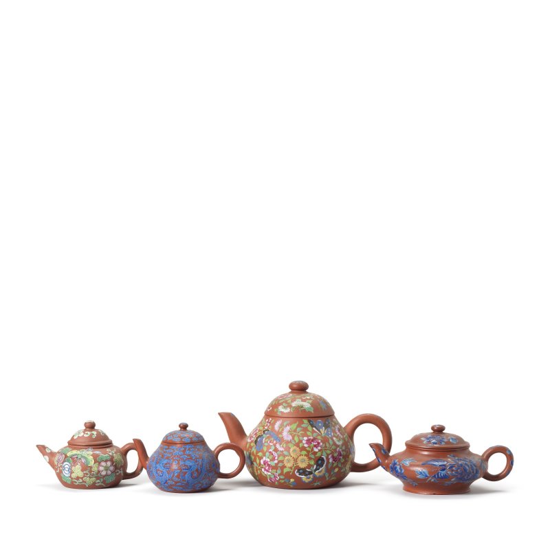 清 花卉紋宜興茶壺四件 | FOUR ENAMELLED YIXING TEAPOTS
