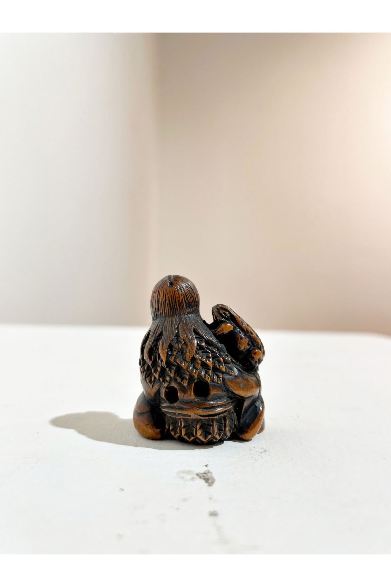 TWO BOXWOOD NETSUKE OF A MONK AND GAMA SENNIN - 图5