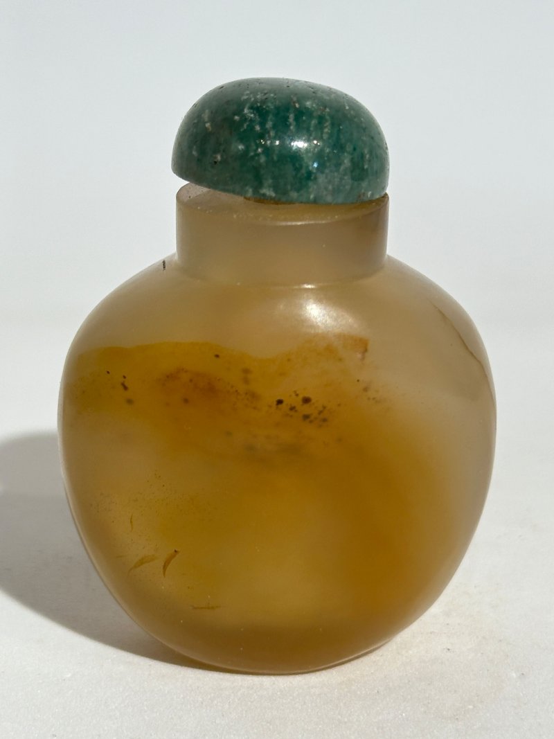 清十九世紀 水藻瑪瑙、纏絲瑪瑙、影瑪瑙鼻煙壺四件 | FOUR AGATE SNUFF BOTTLES - 图33