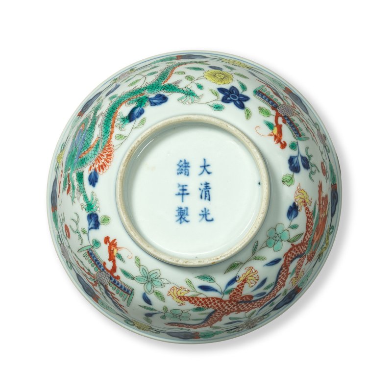 清光緒 五彩龍鳳紋盌 | A WUCAI 'DRAGON AND PHOENIX' BOWL - 图3