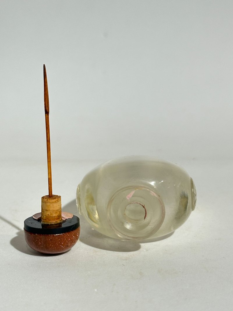 清十九世紀 水晶鼻煙壺二件 | TWO ROCK CRYSTAL SNUFF BOTTLES - 图12