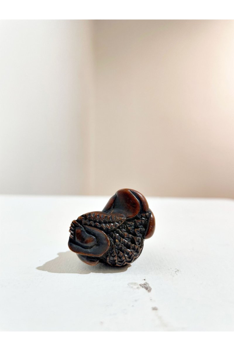 TWO BOXWOOD NETSUKE OF A MONK AND GAMA SENNIN - 图2