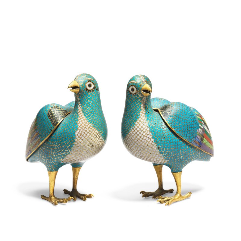 清中期 銅胎掐絲琺琅鵪鶉香爐四件 | A NEAR PAIR AND TWO CLOISONNÉ ENAMEL 'QUAIL' INCENSE BURNERS AND COVERS - 图5