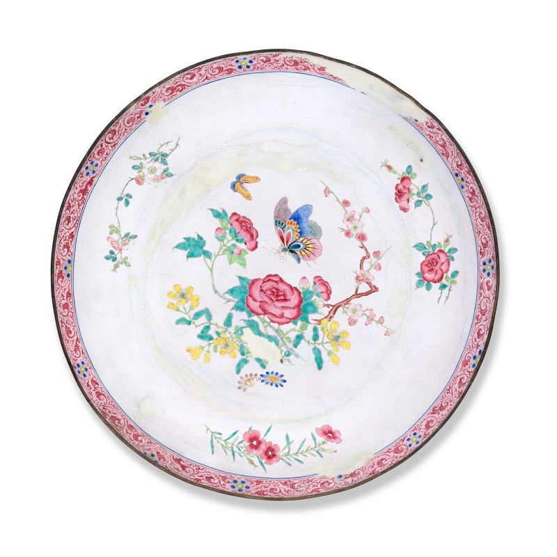 清雍正 畫琺琅花卉紋盤 | A LARGE PAINTED ENAMEL 'FLORAL' DISH - 图1