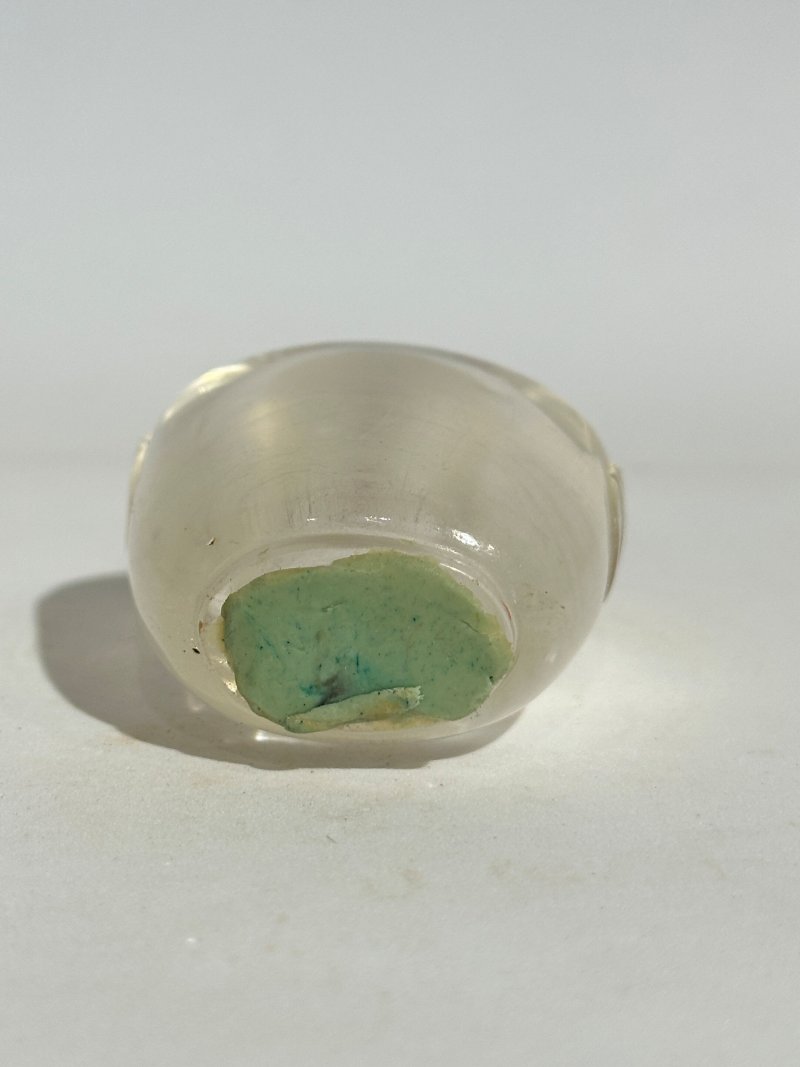 清十九世紀 水晶鼻煙壺二件 | TWO ROCK CRYSTAL SNUFF BOTTLES - 图13