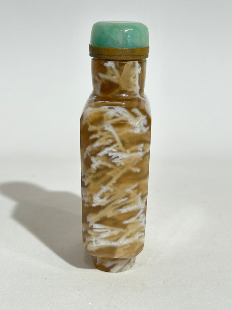 十九/二十世紀 燈心草瑪瑙、纏絲瑪瑙鼻煙壺三件 | A MACARONI AND TWO BANDED AGATE SNUFF BOTTLES - 图13