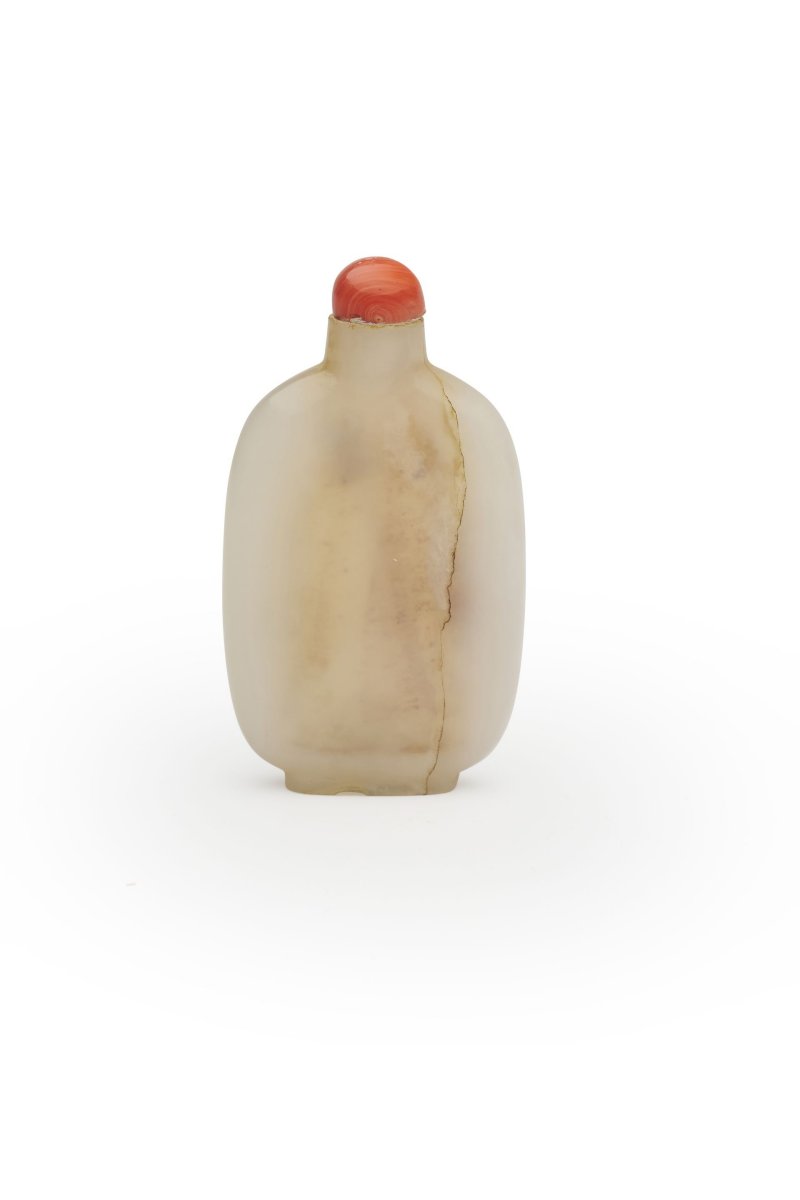清十九世紀 白玉素紋鼻烟壺 | A WHITE JADE SNUFF BOTTLE - 图1