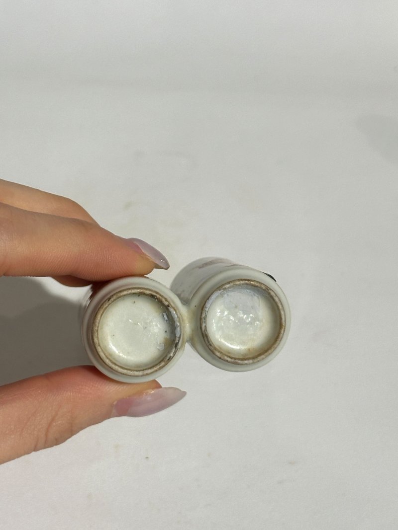 晚清至民國 瓷鼻煙壺四件 （藍）⌈乾隆年製⌋礬紅篆書款 | FOUR CERAMIC SNUFF BOTTLES - 图9