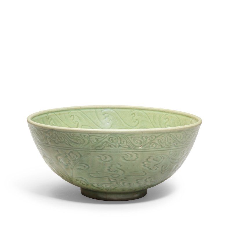 明 龍泉青釉盌 | A LONGQUAN CELADON DEEP BOWL